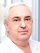 Врач Карсанов Валерий Туркиевич